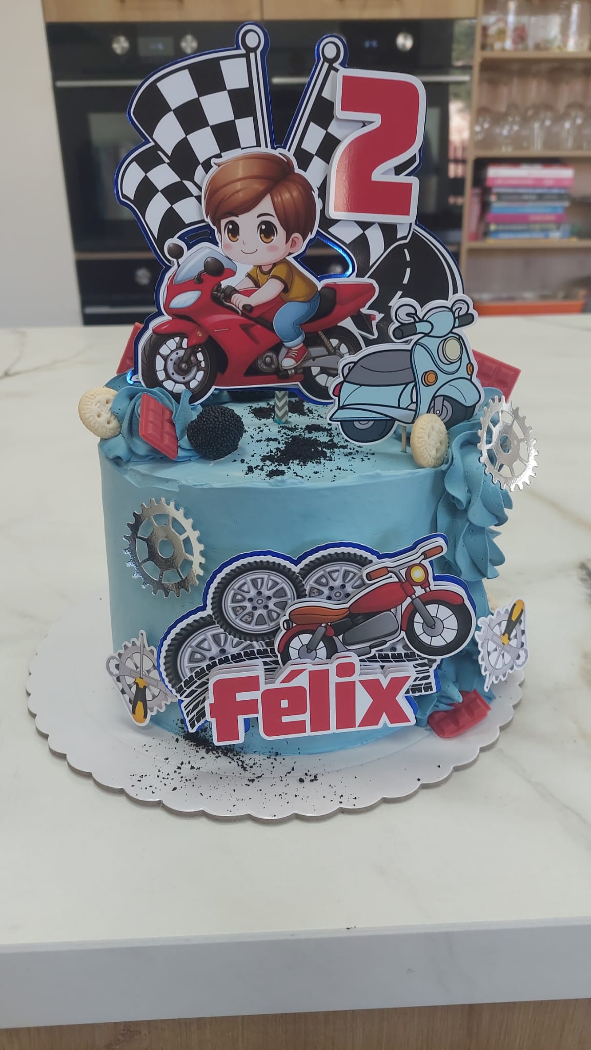 Tarta mediana personalizada (hasta 12 porciones)
