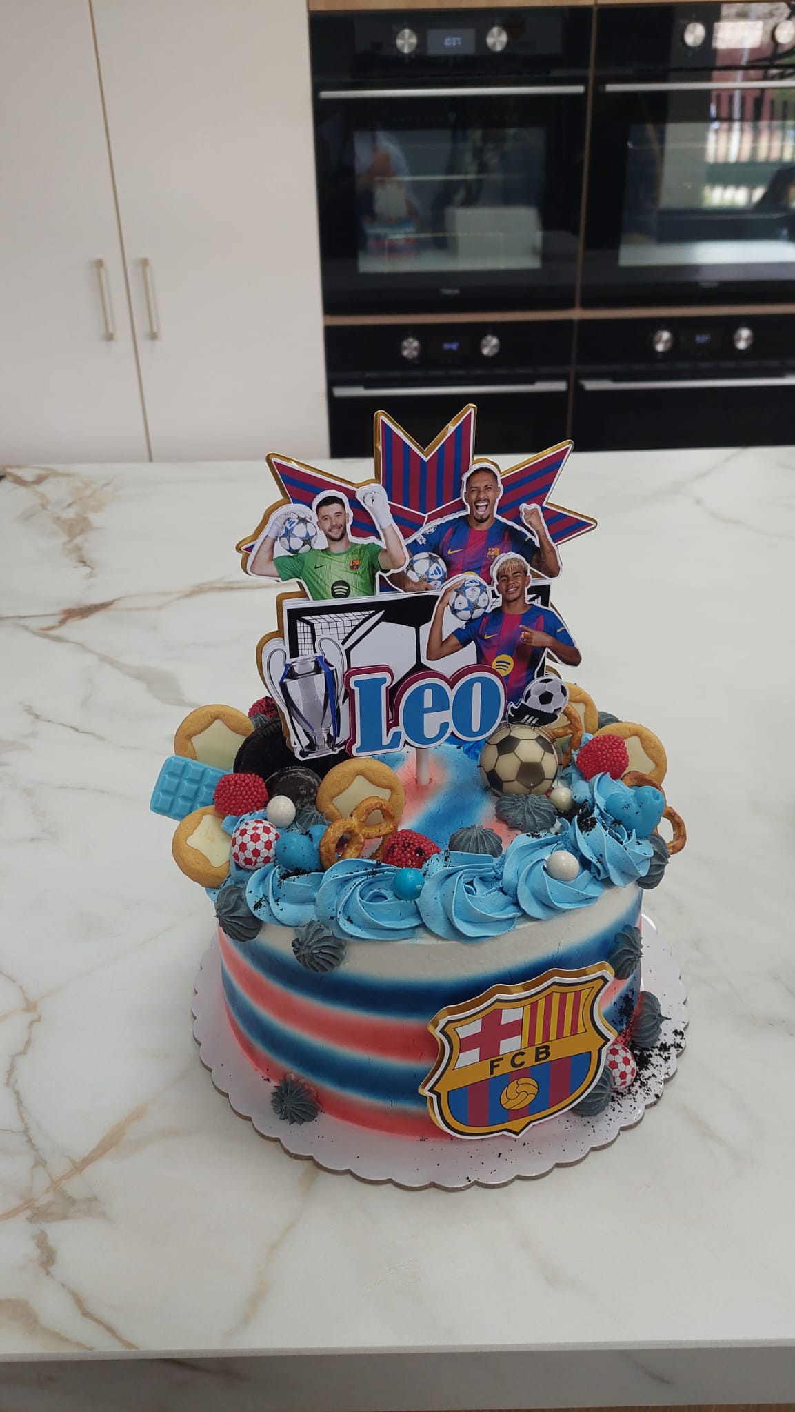 Tarta mediana personalizada (hasta 12 porciones) - Imagen 6